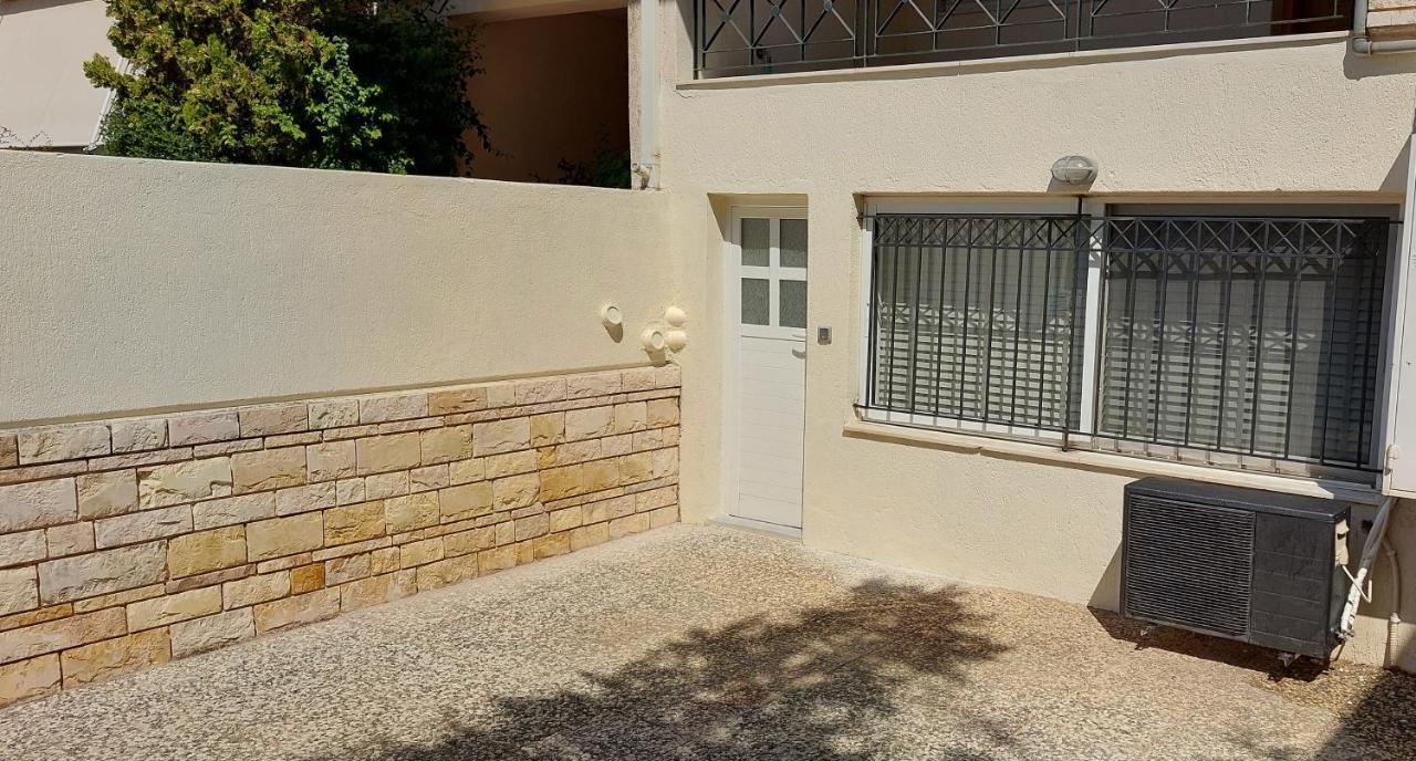 Honeybee 1 - Sunny Studio In The Center Of Rafina Buitenkant foto
